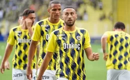 Cenk Tosun, Fenerbahçe’den ayrılacağı yönündeki iddialara son noktayı koydu