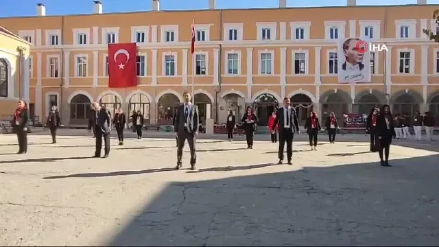 Edirne’de Öğretmenler Zeybek Gösterisi Düzenledi