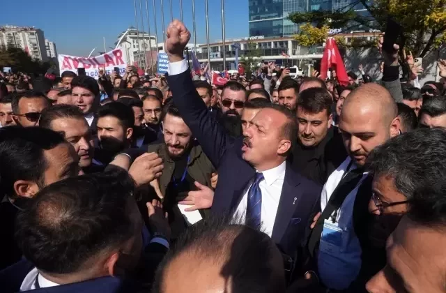 Eski milletvekili Ağıralioğlu, Anahtar Parti’nin tanıtım programında konuştu Açıklaması