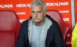 Jose Mourinho, Jayden Oosterwolde’nin sezonu kapattığını duyurdu