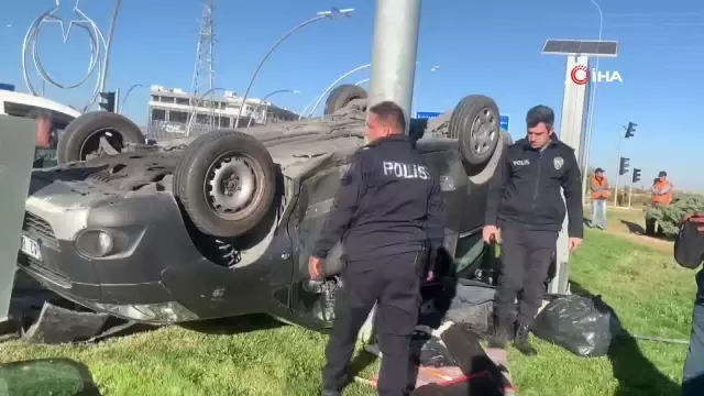 Karaman’da İki Hafif Ticari Araç Çarpıştı: 3 Yaralı