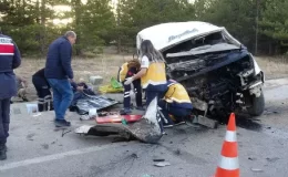 Karaman’da tarım işçilerini taşıyan minibüs devrildi: 2 ölü, 13 yaralı