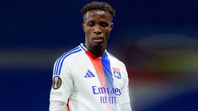 Lyon’dan Wilfried Zaha’yı şaşkına çeviren karar