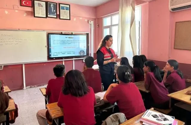 Mersin’de Lise Öğrencilerine Siber Farkındalık Eğitimi