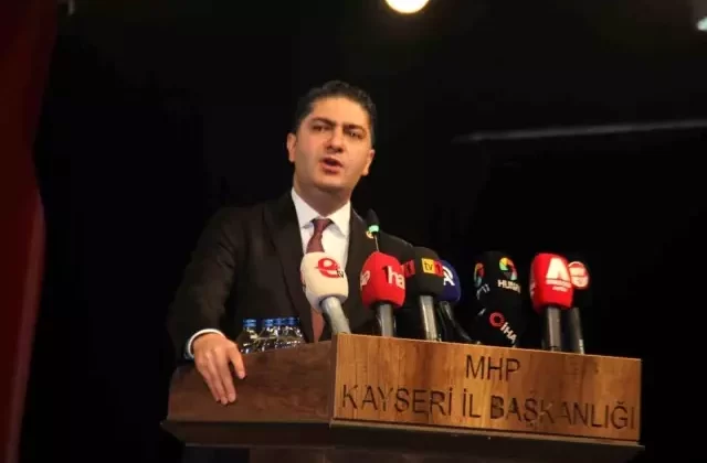 MHP’li Özdemir: “Vatanımızda gözünüz varsa size bu toprakların altını vaat ediyoruz”