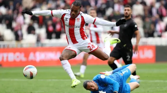 Sivasspor, Hatayspor’u geriden gelip devirdi