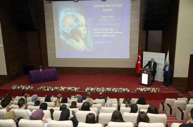 Tokat Gaziosmanpaşa Üniversitesi’nde Yeni Doğanlarda Nörolojik Hasarların Önlenmesi Konferansı Düzenlendi