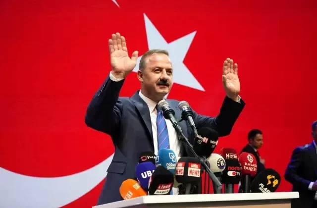 Yavuz Ağıralioğlu, Anahtar Parti’nin tanıtımını gerçekleştirdi