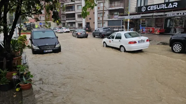 Zonguldak’ta Aşırı Yağış Uyarısı: Vali Hacıbektaşoğlu’ndan Önemli Açıklamalar