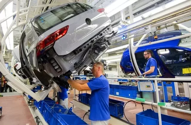 Alman otomotiv devi Volkswagen finansal krizden kurtulamıyor