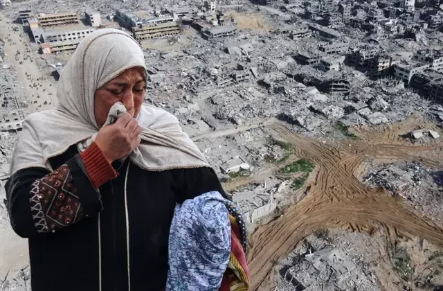 Ateşkes sonrası bölgeye dönen Gazzelileri büyük yıkım karşıladı