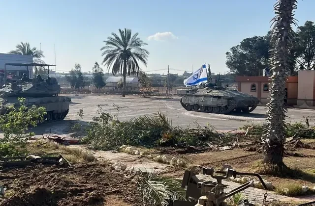 Ateşkesin ardından Gazze’ye yardım tırları girmeye başladı