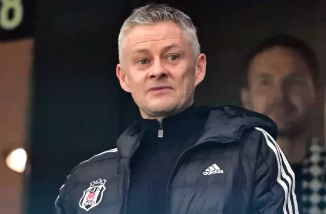 Beşiktaş’ın yeni teknik direktörü Solskjaer, Samsunspor maçını tribünden takip etti