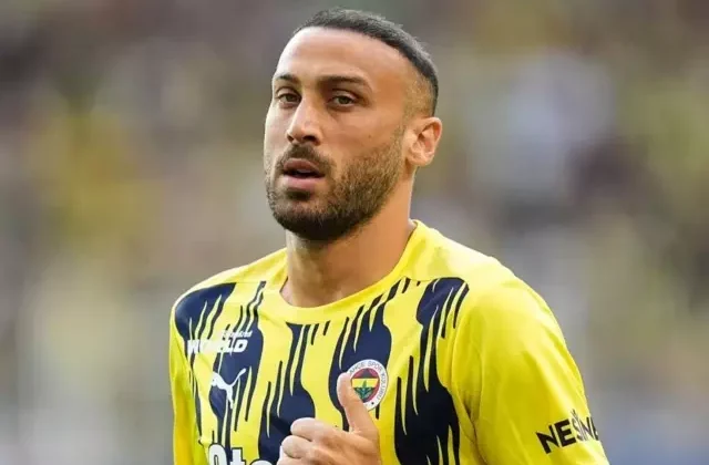 Cenk Tosun, ezeli rakibe gidiyor