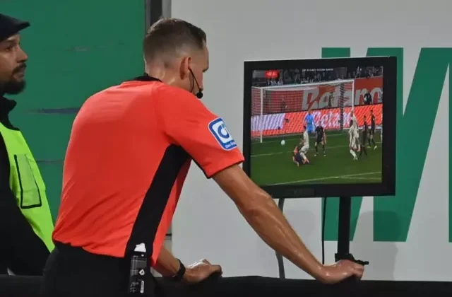 Futbol dünyasında bomba gelişme: Bir ülkede VAR kalkıyor