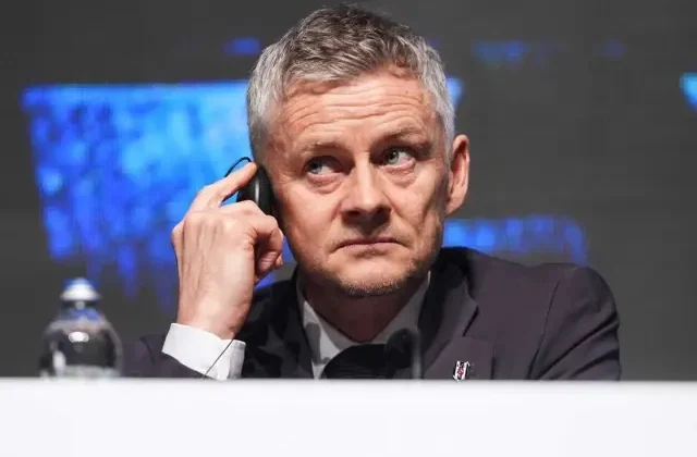 İmza törenine damga vurdu: Solskjaer’den Türk futbolundaki kaos sorusuna olay yanıt