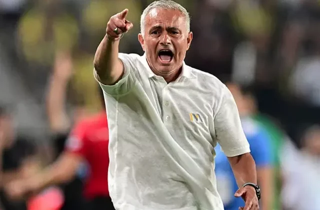 Mourinho’dan maç sonu ilginç paylaşımlar