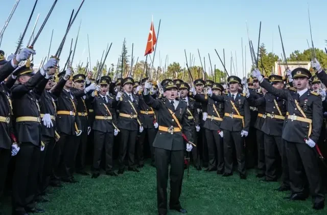 TSK’dan ihracı istenen teğmenlerin Avukatı Öztürk, savunmada yaşananları anlattı