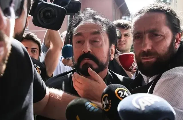 Adnan Oktar’ın yeniden hakim karşısında: 3 suçtan beraat etti, savunması dikkat çekti