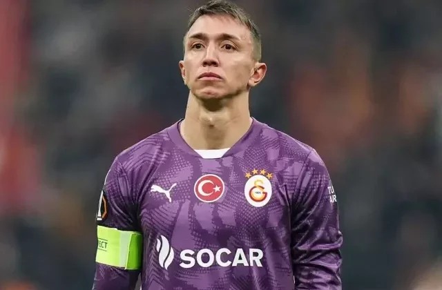 AZ Alkmaar maçında gözlerden kaçan Muslera detayı