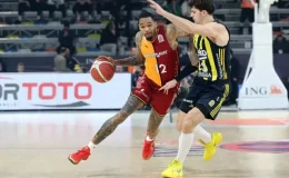 Basketbolda Fenerbahçe-Galatasaray maçı yarıda kaldı