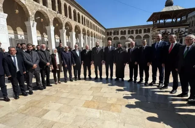 Bilal Erdoğan, Ahmed Şara ile Emevi Camii’nde cuma namazı kıldı