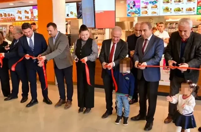 Burger King açılışı, AK Partili başkana pahalıya patladı