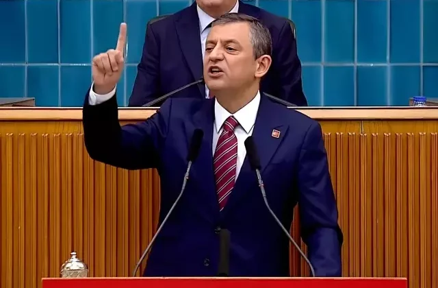 CHP lideri Özel: 74 yıldır ilk kez Cumhuriyet altını asgari ücretin altında kaldı