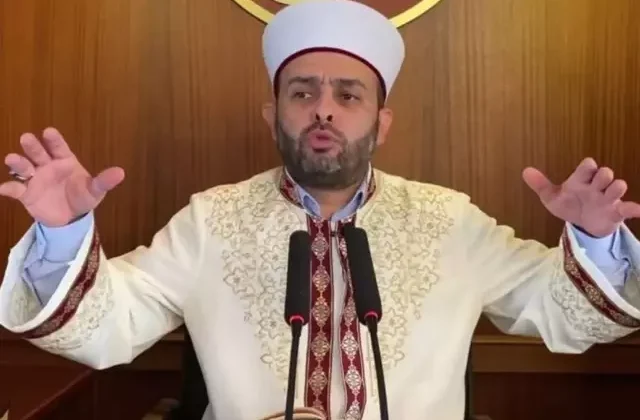 Diyanet soruşturma başlattığı Halil Konakçı’ya Cumhurbaşkanı Başdanışmanı Oktay Saral’dan destek