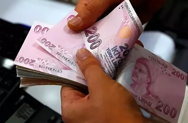 Emekliler bayram ikramiyesi için 10 bin lira talep etti