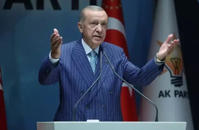 Erdoğan’dan Özel’in komutanları hedef almasına tepki: Başkomutan olarak sesleniyorum, haddini bil