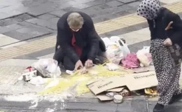 Erzakları yerden toplamaya çalışan yaşlı adam yürek burktu! Valilik sahip çıktı