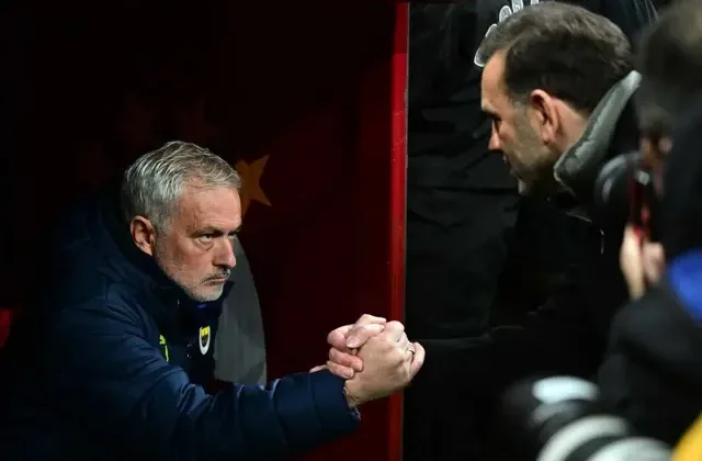 Galatasaray-Fenerbahçe derbisinin ilk yarısında isabetli şut yok