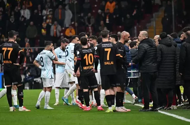 Galatasaray maçından sahadan çekilen Adana Demirspor ne ceza alacak?