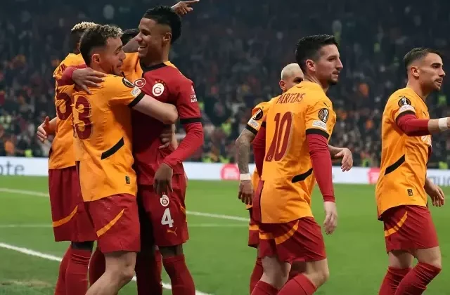 Galatasaray’a yıldız futbolcusundan derbi öncesi kötü haber