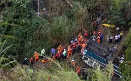 Guatemala’da yolcu otobüsü faciası: 51 kişi hayatını kaybetti