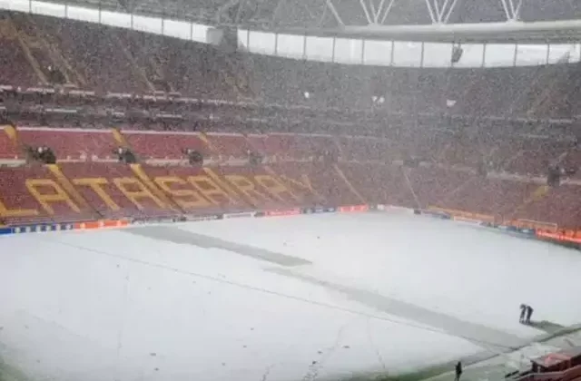 Herkes bunu konuşuyordu: Galatasaray’ın RAMS Park zeminini neden örtmediği ortaya çıktı