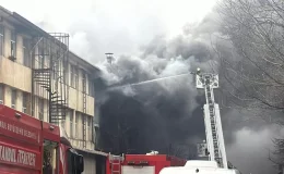 İstanbul’da kauçuk atölyesinde yangın! Dumanlar gökyüzünü kapladı