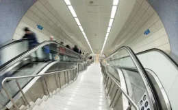 İstanbul’da metrolardaki onlarca yürüyen merdiven aynı anda durdu