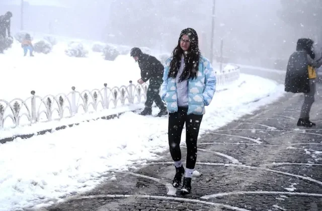 İstanbul’da yarın da okullar tatil edildi