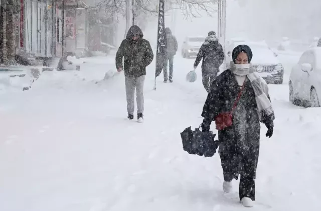 Kar yağışı terk etmiyor! Meteoroloji’den yeni uyarı