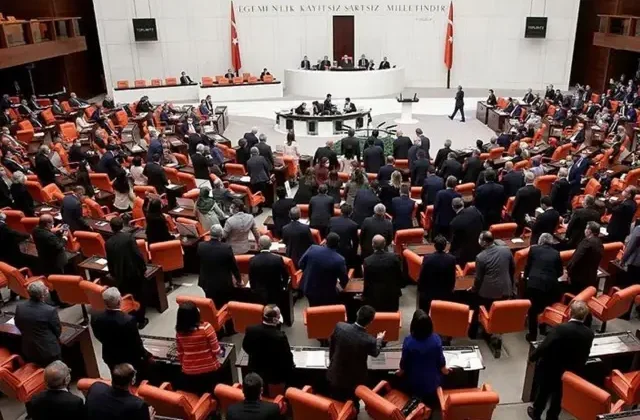 Meclis’te sandalye dağılımı değişti! Seçimden sonra vekil sayısını artıran tek parti var