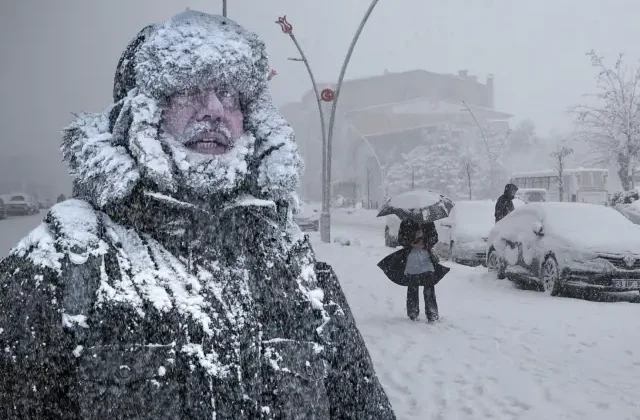 Meteoroloji’den İstanbul için kritik uyarı: Okullar yarın da kapalı olmalı