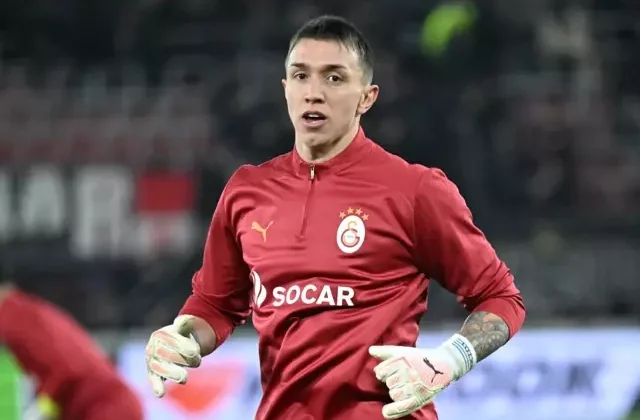 Muslera’yı çıldırtan soru! Duyar duymaz röportajı terk etti