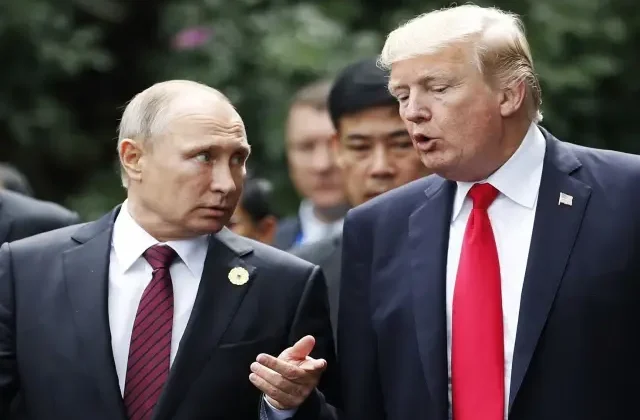 Putin’den Trump’a övgü dolu sözler: Hepsi sahibinin ayaklarına çöküp kuyruklarını sallayacak