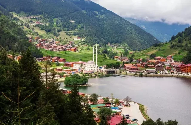 Trabzon’un Uzungöl’deki 63 turizm işletmesi kapatıldı