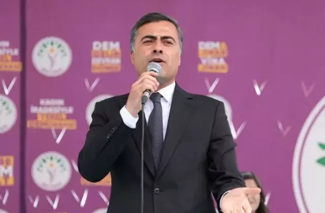 Van Belediye Başkanı Abdullah Zeydan’a 3 yıl 9 ay hapis cezası