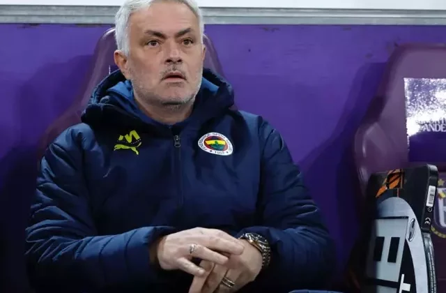 Yıldız futbolcu 2 hafta yok! Fenerbahçe’de can sıkan sakatlık