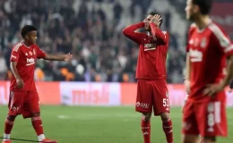 2 kırmızı kart gören Konyaspor’a kaybeden Beşiktaş, tarihinde bir ilki yaşadı