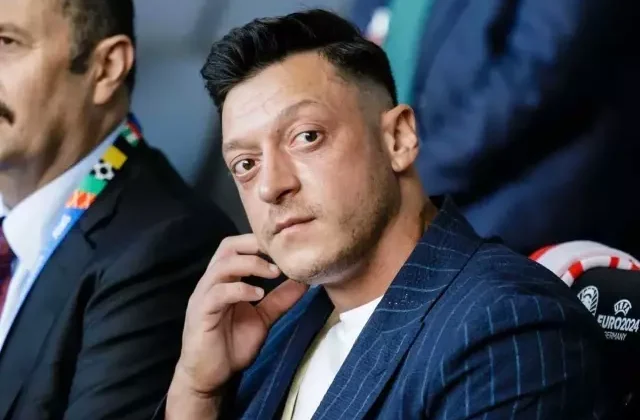 Almanlar Mesut Özil’i sildi: İzlediği yol değerlerimizle örtüşmüyor